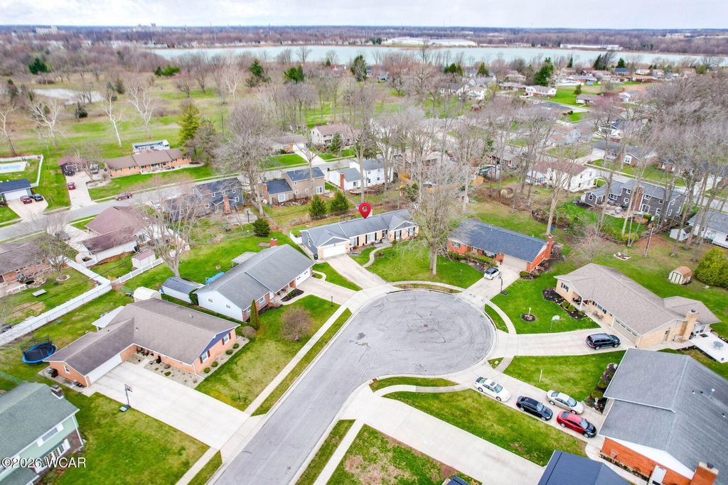 Photo of 127 Cheshire Circle, Lima, OH 45804 (MLS # 309659)