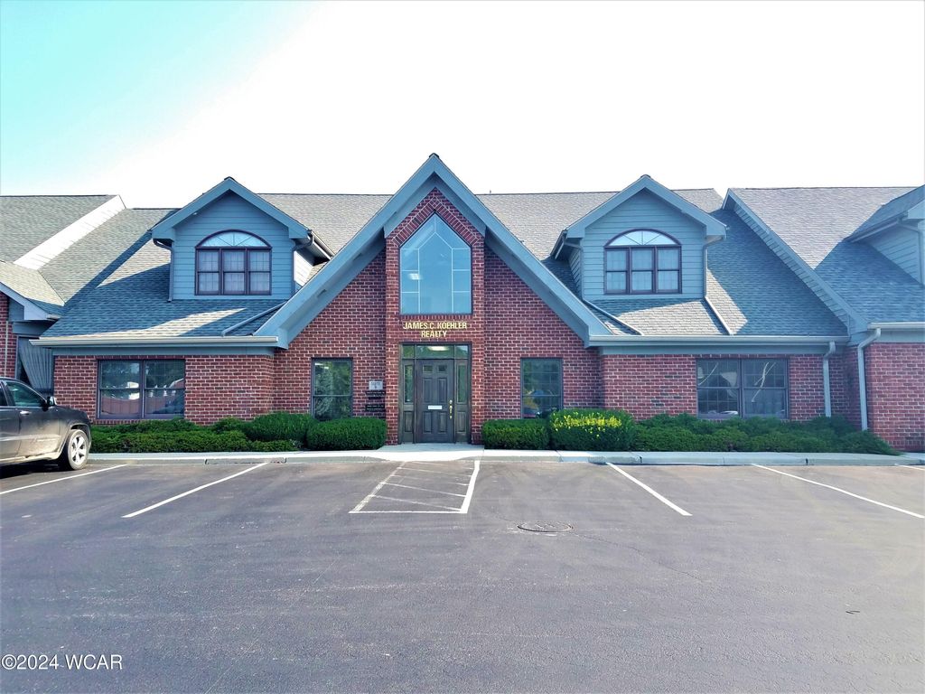 Photo of 655 Fox Run Road, Findlay, OH 45840 (MLS # 309923)