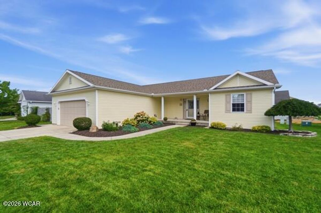 Photo of 928 Primrose Drive, Wapakoneta, OH 45895 (MLS # 310897)