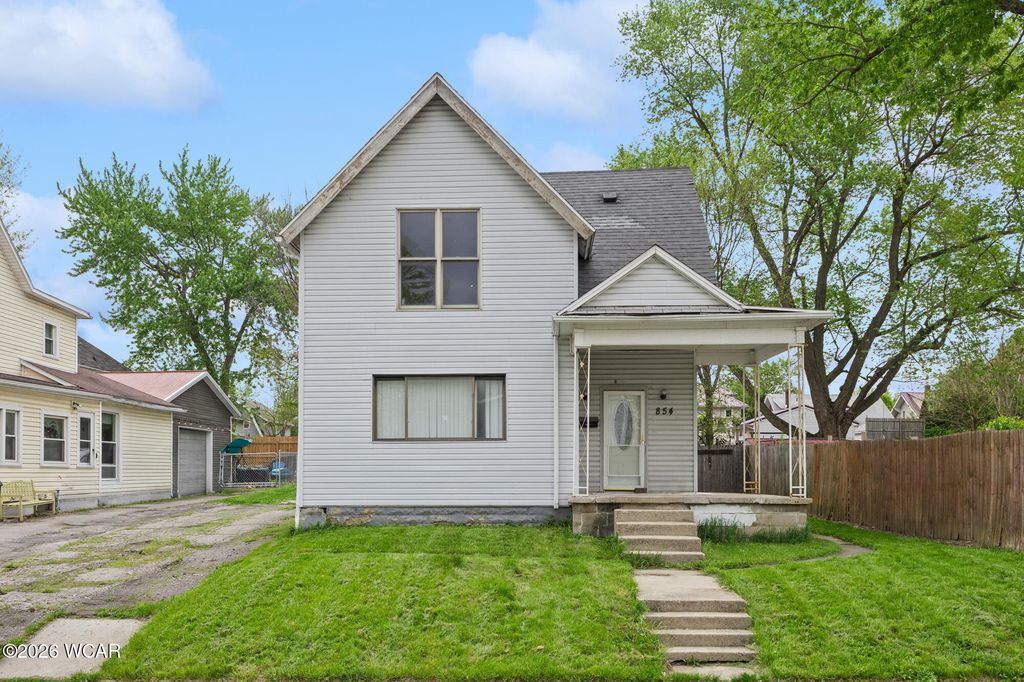 Photo of 854 W Wayne Street, Lima, OH 45801 (MLS # 310061)