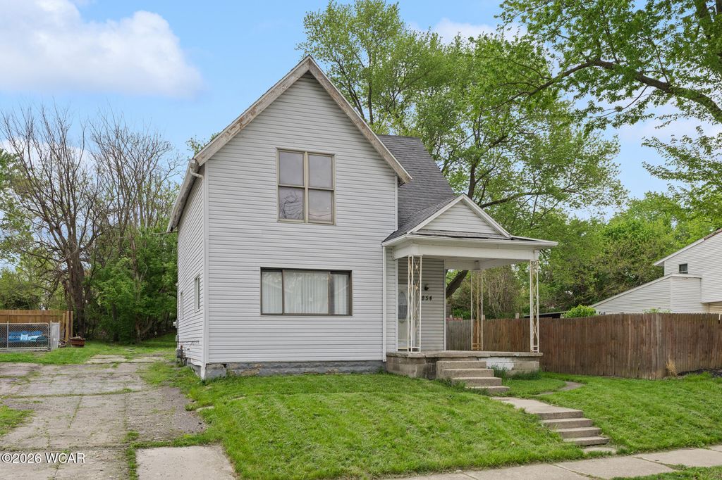 Photo of 854 W Wayne Street, Lima, OH 45801 (MLS # 310061)