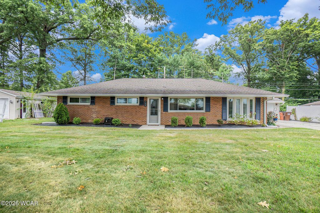 Photo of 715 Wildwood Avenue, Lima, OH 45807 (MLS # 309496)