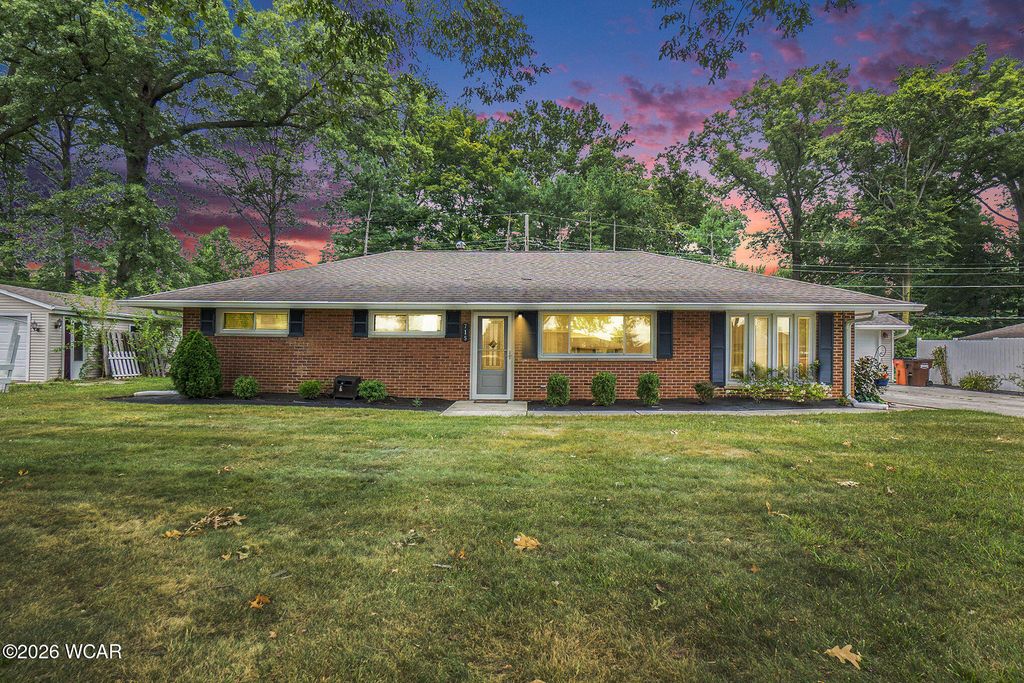 Photo of 715 Wildwood Avenue, Lima, OH 45807 (MLS # 309496)