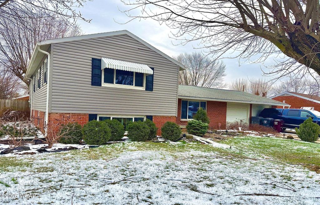Photo of 2224 N Metcalf Street, Lima, OH 45801 (MLS # 309701)