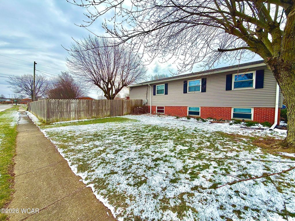 Photo of 2224 N Metcalf Street, Lima, OH 45801 (MLS # 309701)