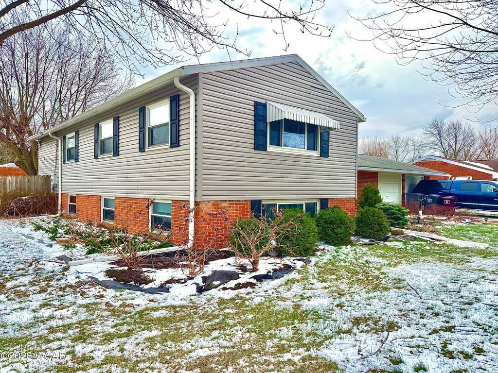 Photo of 2224 N Metcalf Street, Lima, OH 45801 (MLS # 309701)