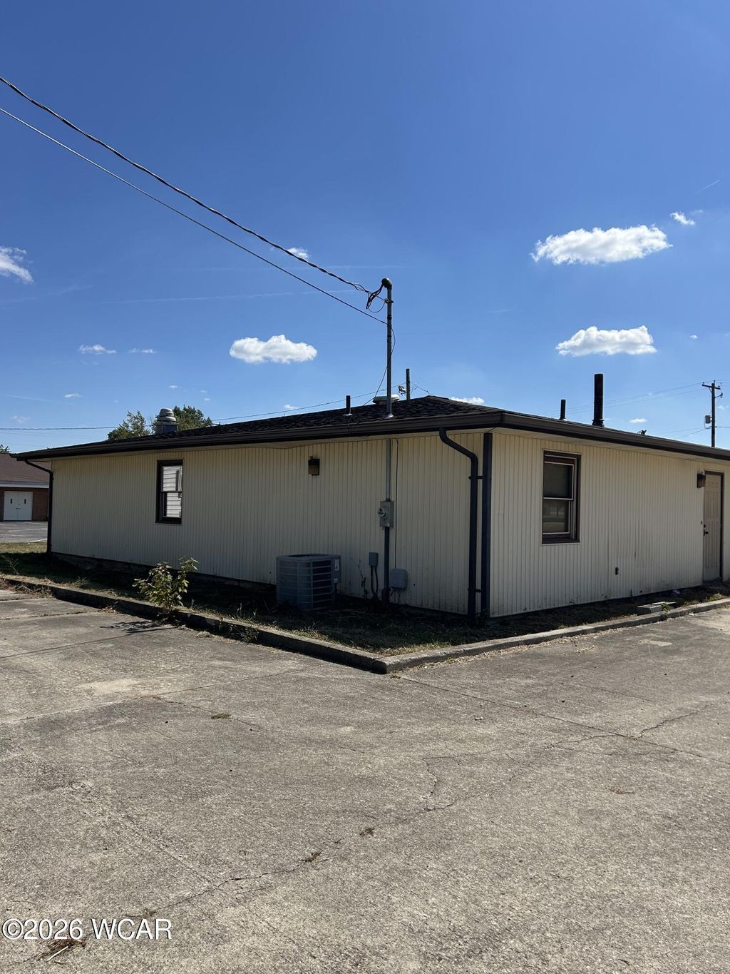 Photo of 974 W Grand Avenue, Lima, OH 45801 (MLS # 309289)