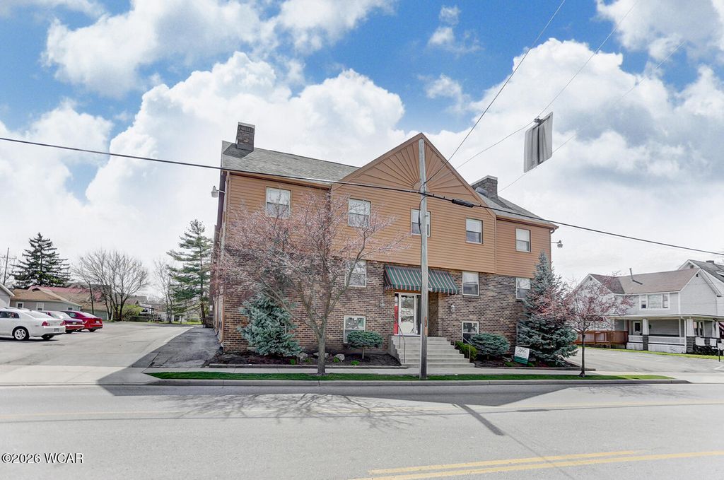 Photo of 1212 Bellefontaine Avenue, Lima, OH 45804 (MLS # 309120)