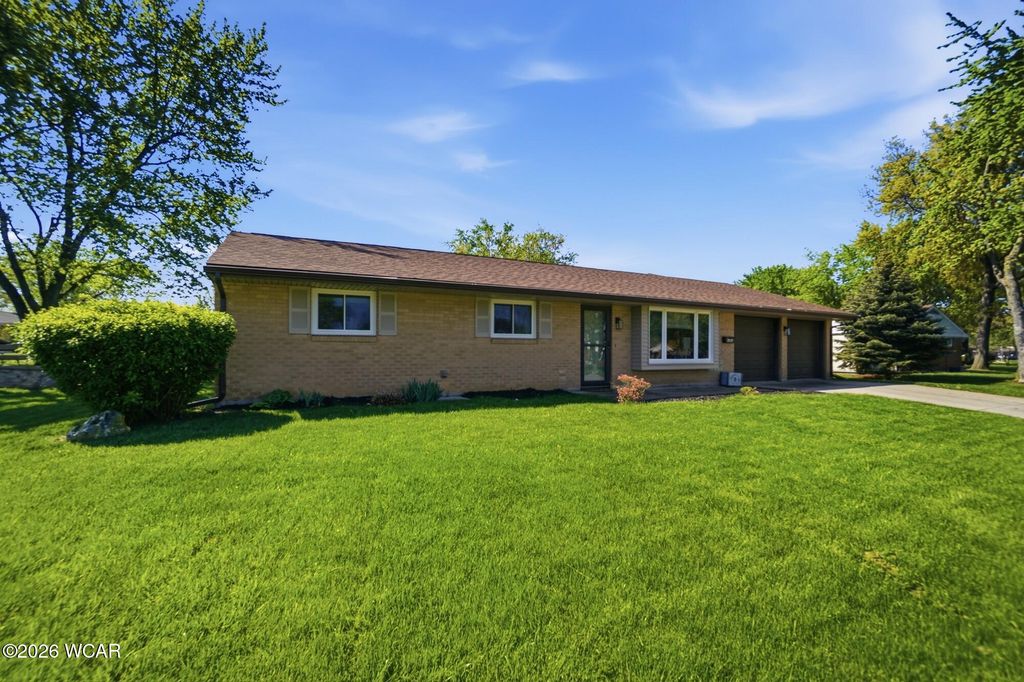 Photo of 2555 Sherwood Drive, Lima, OH 45805 (MLS # 310011)