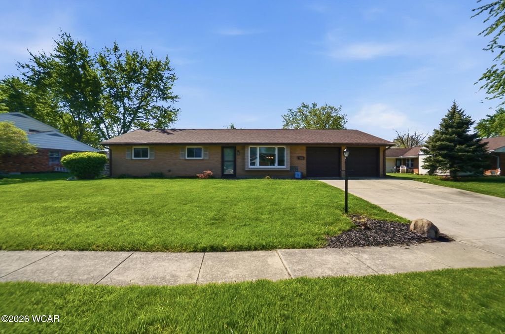 Photo of 2555 Sherwood Drive, Lima, OH 45805 (MLS # 310011)