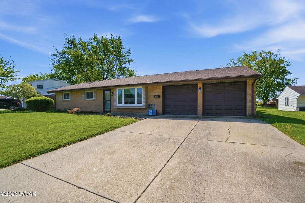 Photo of 2555 Sherwood Drive, Lima, OH 45805 (MLS # 310011)
