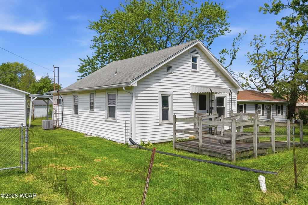 Photo of 1907 N Elizabeth Street, Lima, OH 45801 (MLS # 310150)
