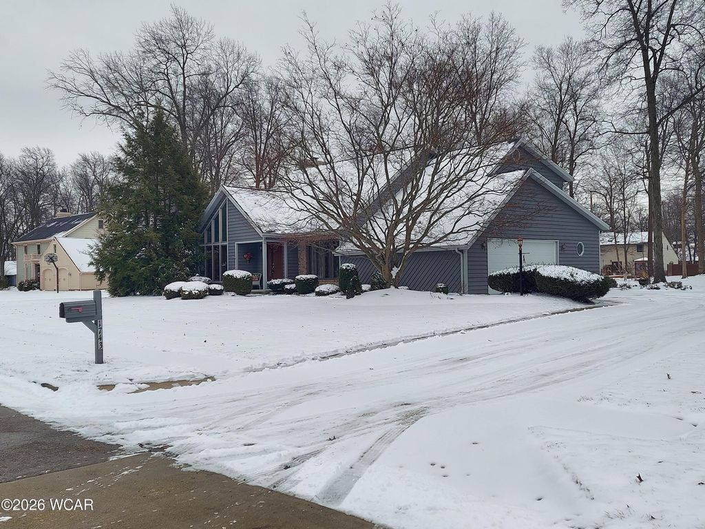 Photo of 1743 Sherry Lee Drive, Lima, OH 45807 (MLS # 309241)