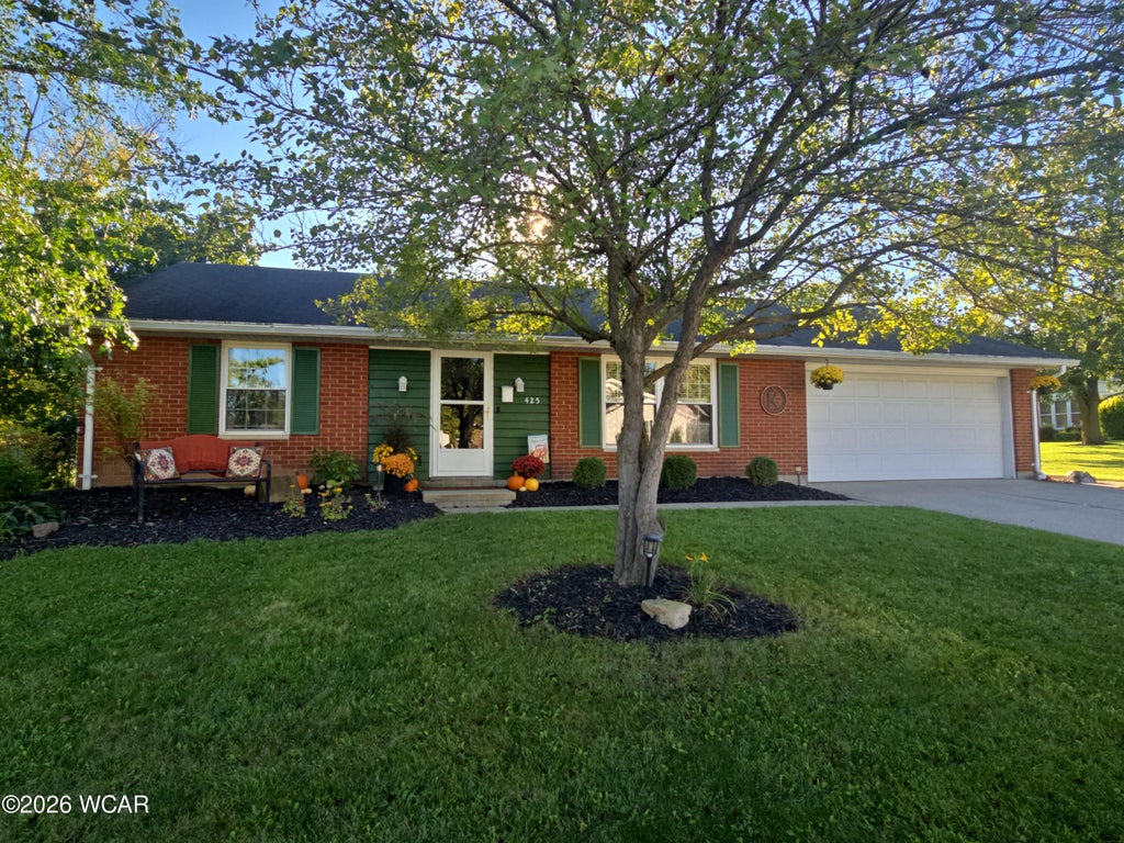 Photo of 425 Fenway Drive, Lima, OH 45804 (MLS # 311748)