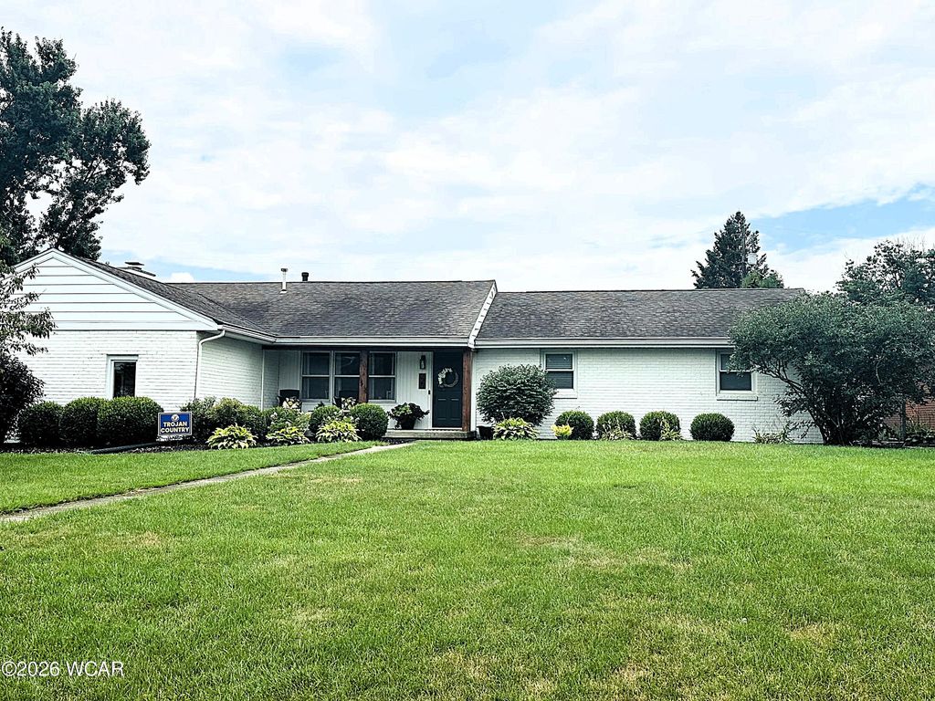 Photo of 225 E Yates Avenue, Findlay, OH 45840 (MLS # 309205)
