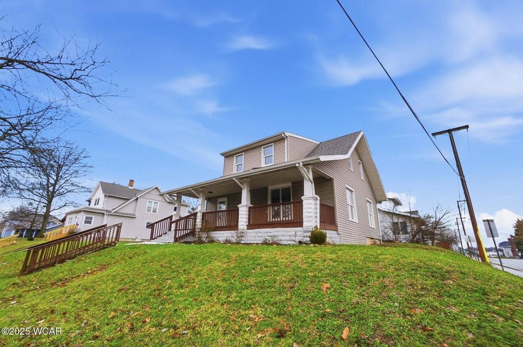 Photo of 1000 W Elm Street, Lima, OH 45805 (MLS # 309025)