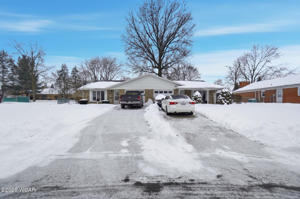 Photo of 21132115 Kimberly Drive, Lima, OH 45805 (MLS # 309340)