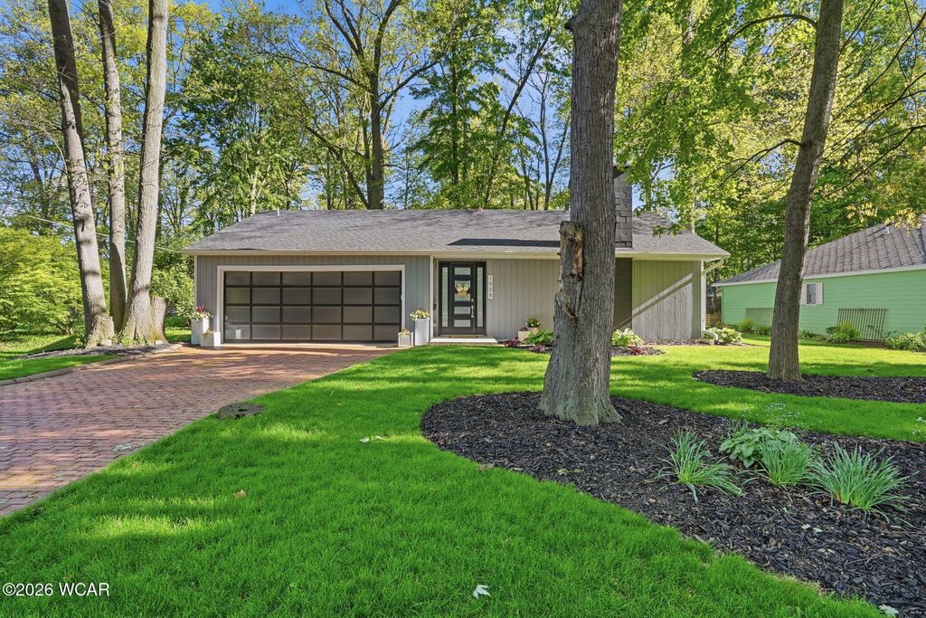 Photo of 1908 Windsor Place, Findlay, OH 45840 (MLS # 310180)