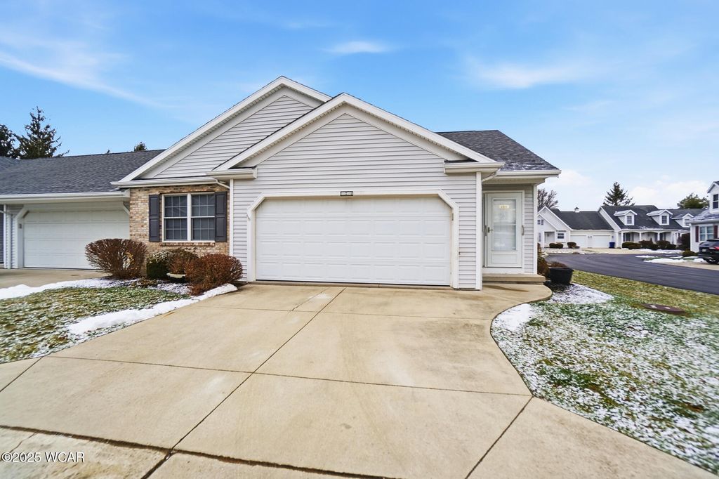 Photo of 123 Eagles Point Pt W, Lima, OH 45805 (MLS # 309033)