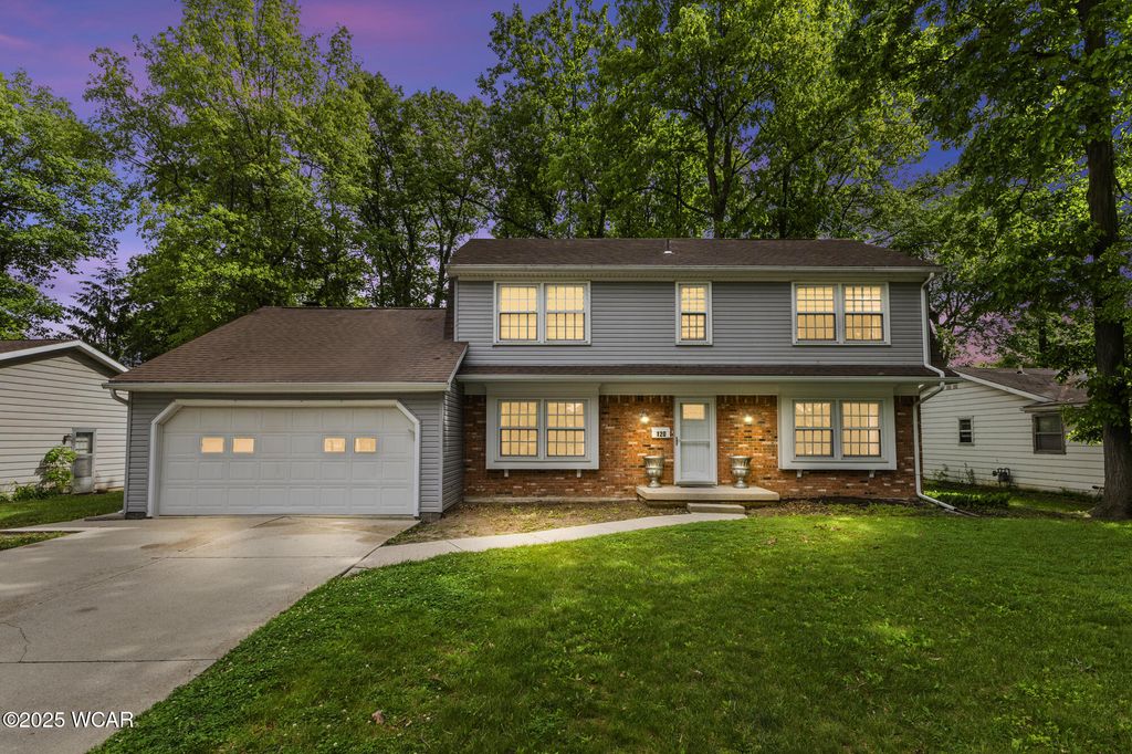 Photo of 120 Barnsbury Drive, Lima, OH 45804 (MLS # 307175)