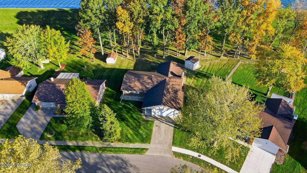 Photo of 287 Barnsbury Drive, Lima, OH 45804 (MLS # 308696)