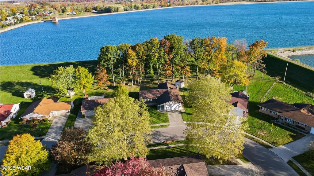 Photo of 287 Barnsbury Drive, Lima, OH 45804 (MLS # 308696)