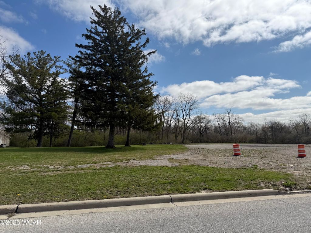 Photo of 10601056 S Washington Street, Van Wert, OH 45891 (MLS # 306706)