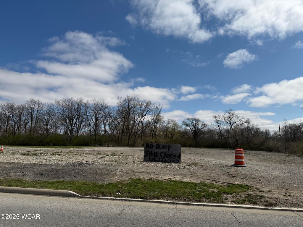 Photo of 10601056 S Washington Street, Van Wert, OH 45891 (MLS # 306706)