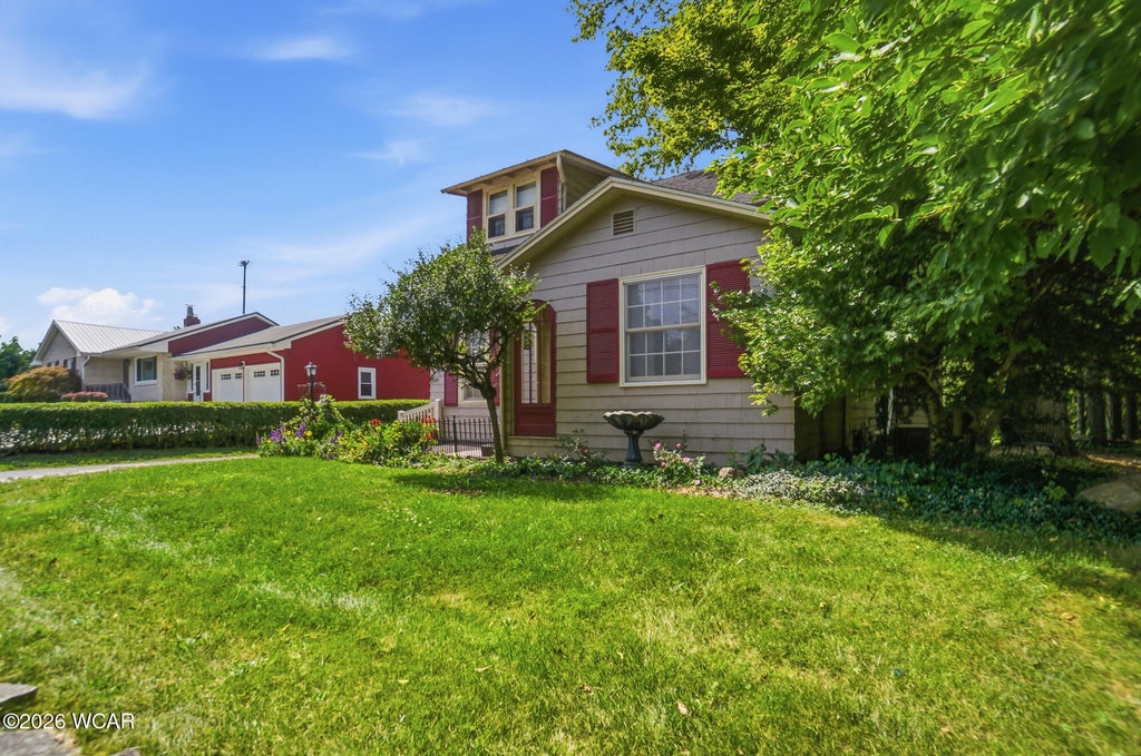 Photo of 325 W Elm Street, Bluffton, OH 45817 (MLS # 311430)