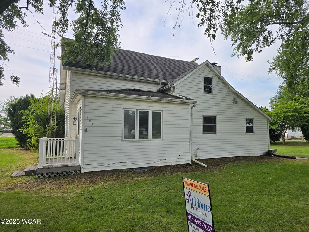 Photo of 827 S Washington Street, Delphos, OH 45833 (MLS # 307829)