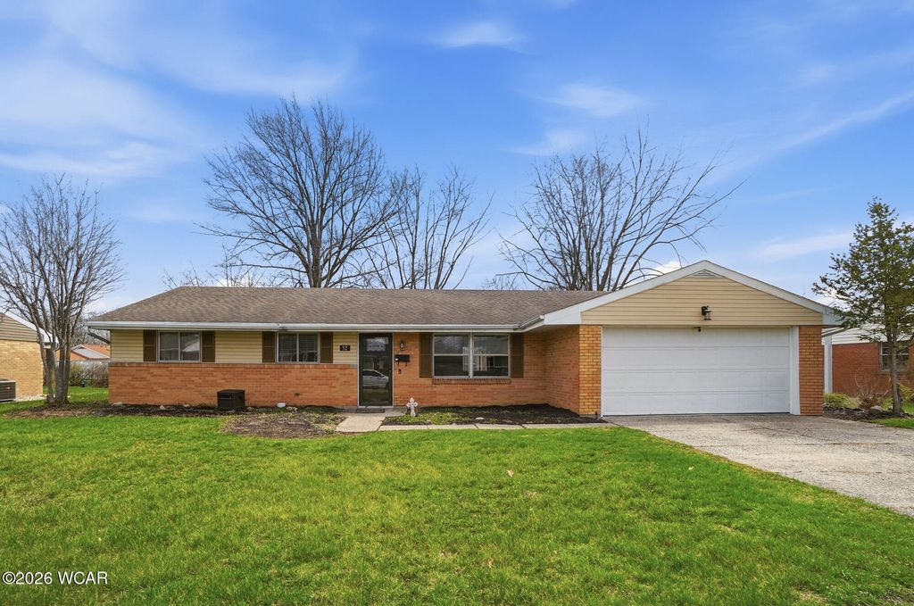 Photo of 52 Beaumont Place, Lima, OH 45805 (MLS # 309819)
