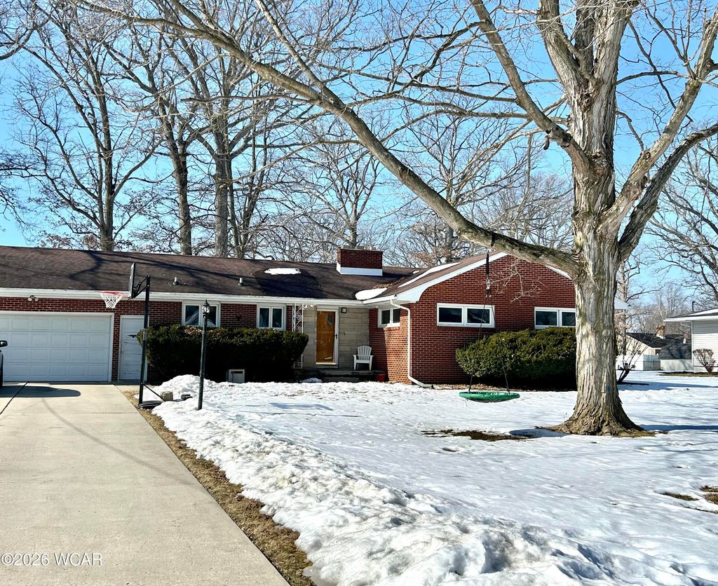 Photo of 2160 Grimmwood Drive, Lima, OH 45806 (MLS # 309432)