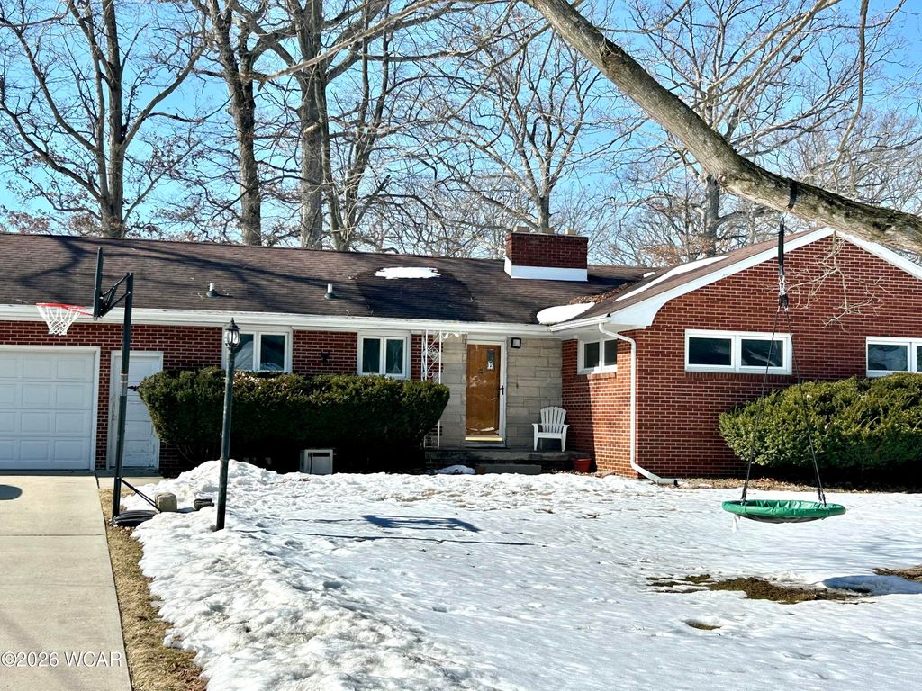 Photo of 2160 Grimmwood Drive, Lima, OH 45806 (MLS # 309432)