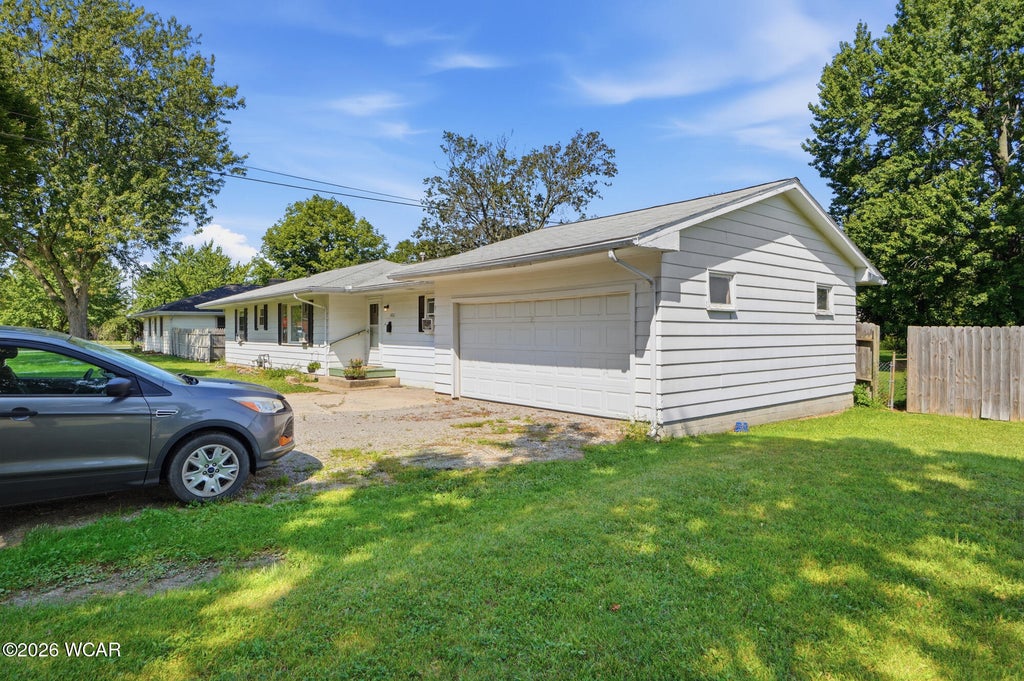 Photo of 426 W Montford Avenue, Ada, OH 45810 (MLS # 311389)