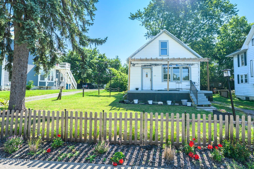 Photo of 700 N Main Street, Bellefontaine, OH 43311 (MLS # 311034)