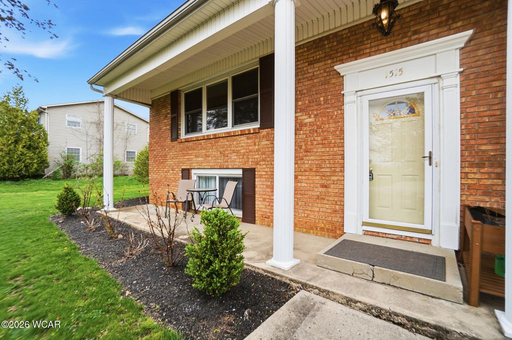 Photo of 1515 Riverview Drive, Lima, OH 45805 (MLS # 309954)