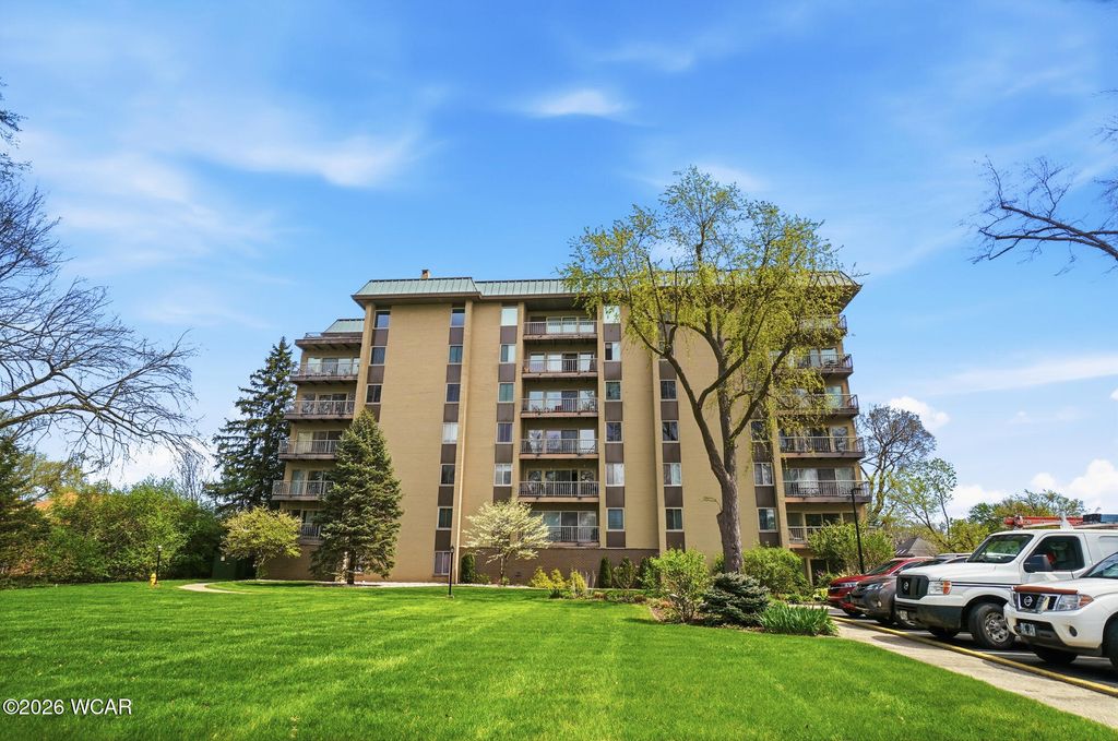 Photo of 1755 Shawnee Road, Lima, OH 45805 (MLS # 309969)