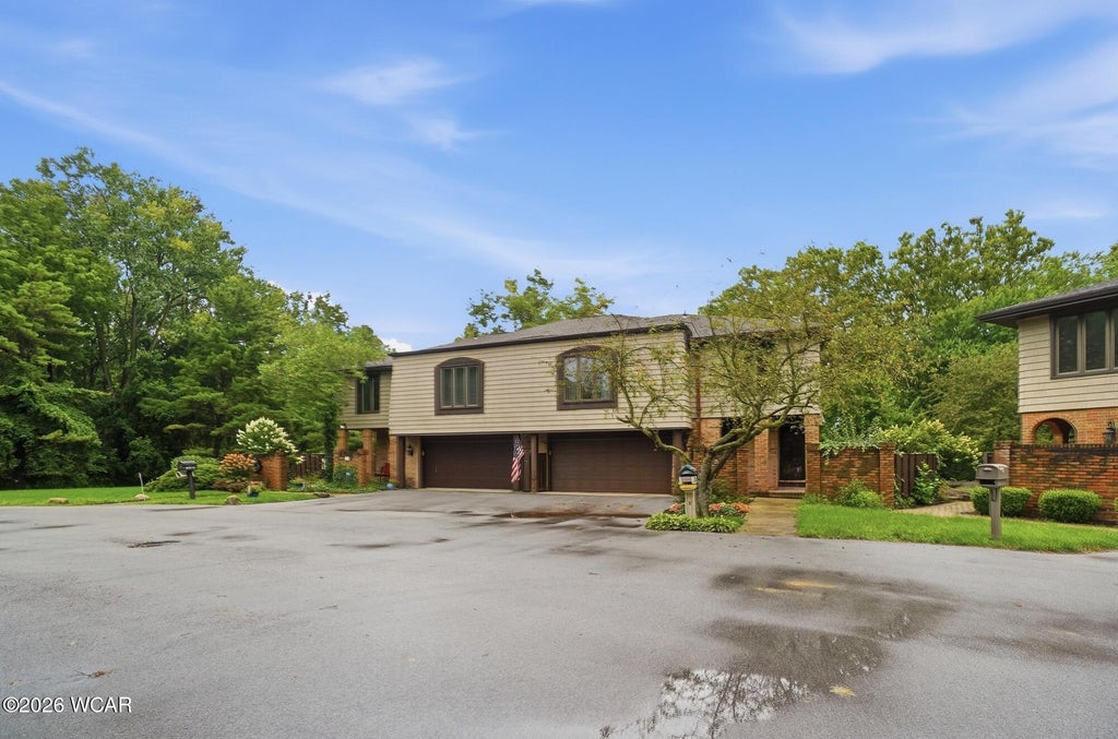 Photo of 6 Mews Drive, Lima, OH 45805 (MLS # 311204)