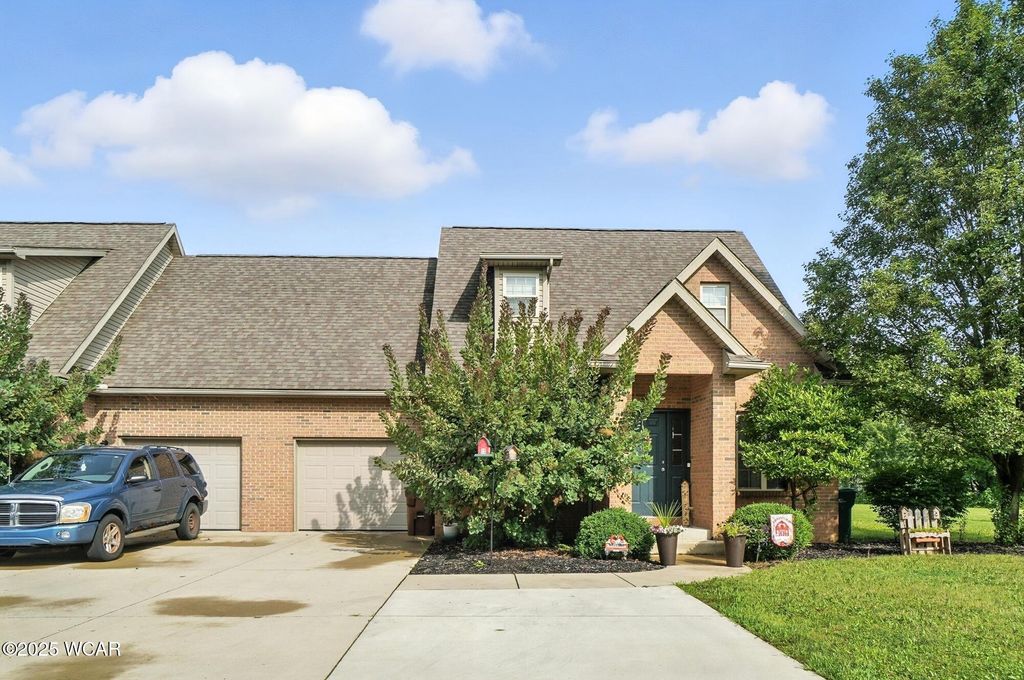 Photo of 2923 Lilly Drive, Lima, OH 45807 (MLS # 307917)