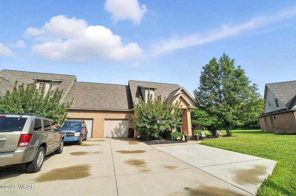Photo of 2923 Lilly Drive, Lima, OH 45807 (MLS # 307917)