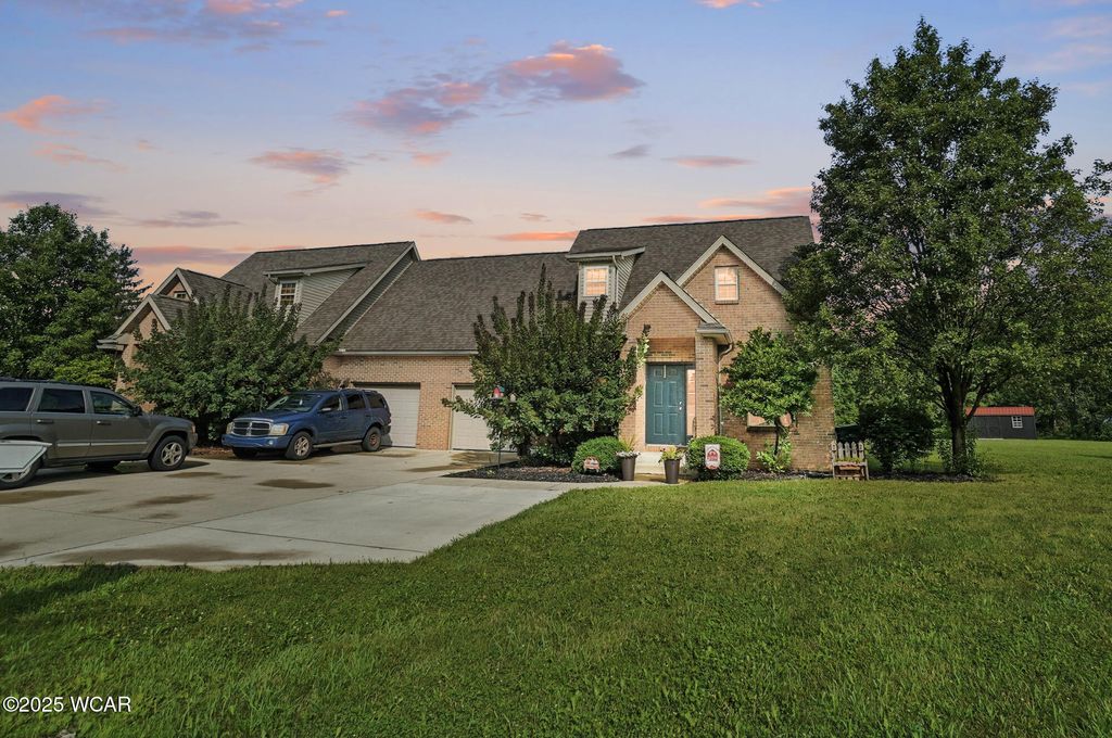 Photo of 2923 Lilly Drive, Lima, OH 45807 (MLS # 307917)