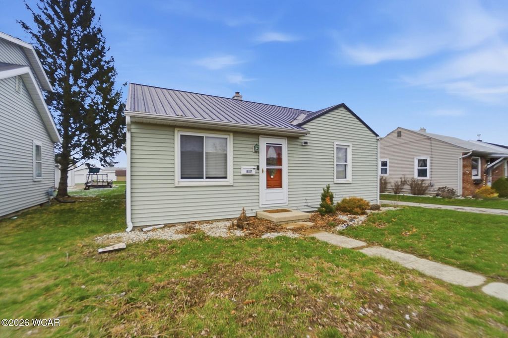 Photo of 817 Murlin Avenue, Celina, OH 45822 (MLS # 309706)