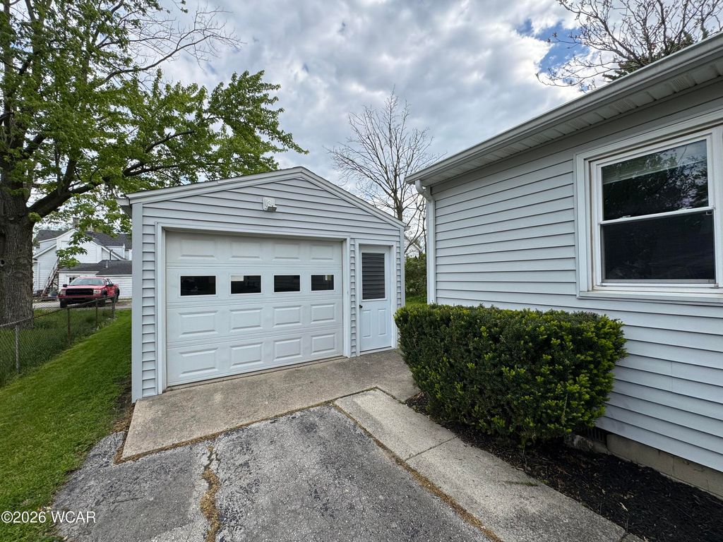 Photo of 123 Carr Avenue, Bowling Green, OH 43402 (MLS # 310217)