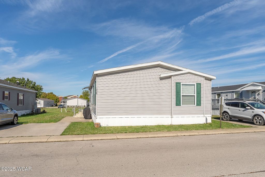 Photo of 1928 Deer RIdge Drive #L-133, Findlay, OH 45840 (MLS # 308433)