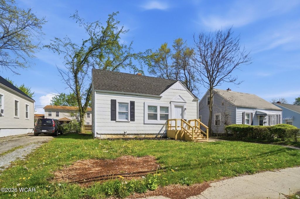 Photo of 601 E 4th Street, Lima, OH 45804 (MLS # 310005)