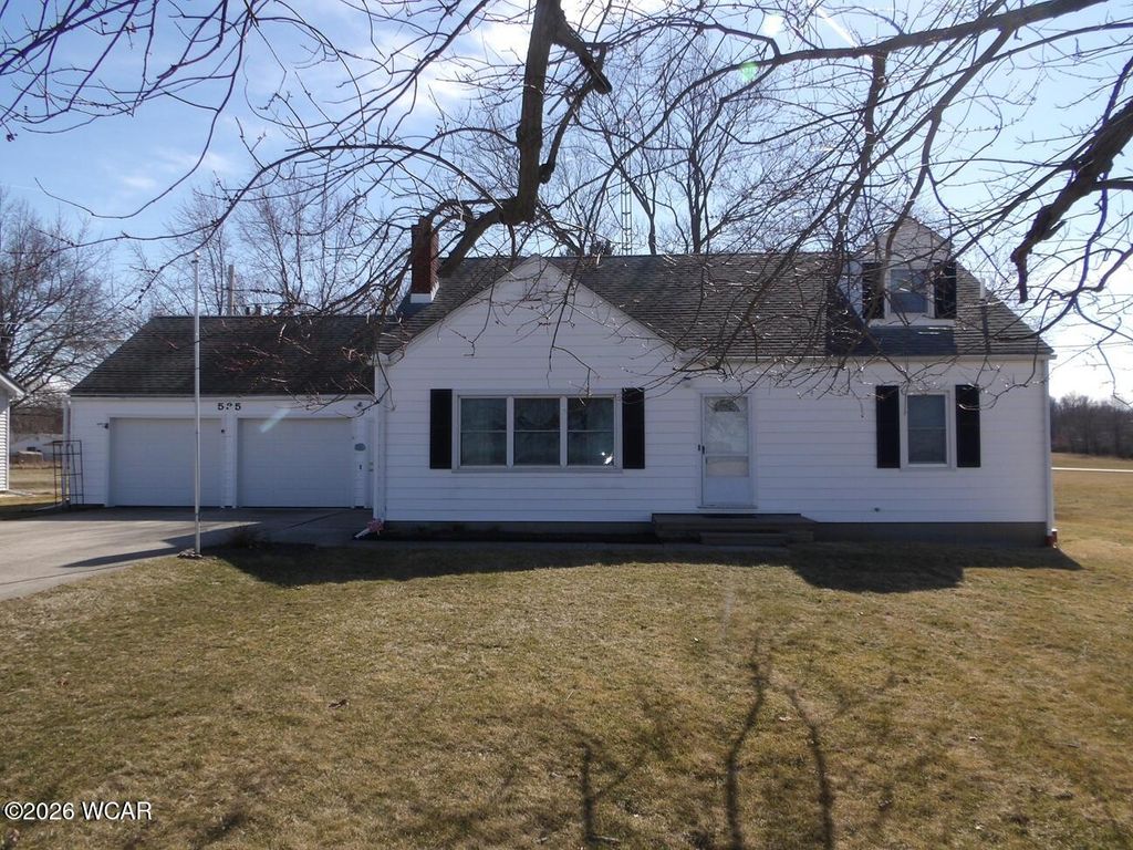 Photo of 535 W Bluelick Road, Lima, OH 45801 (MLS # 309575)