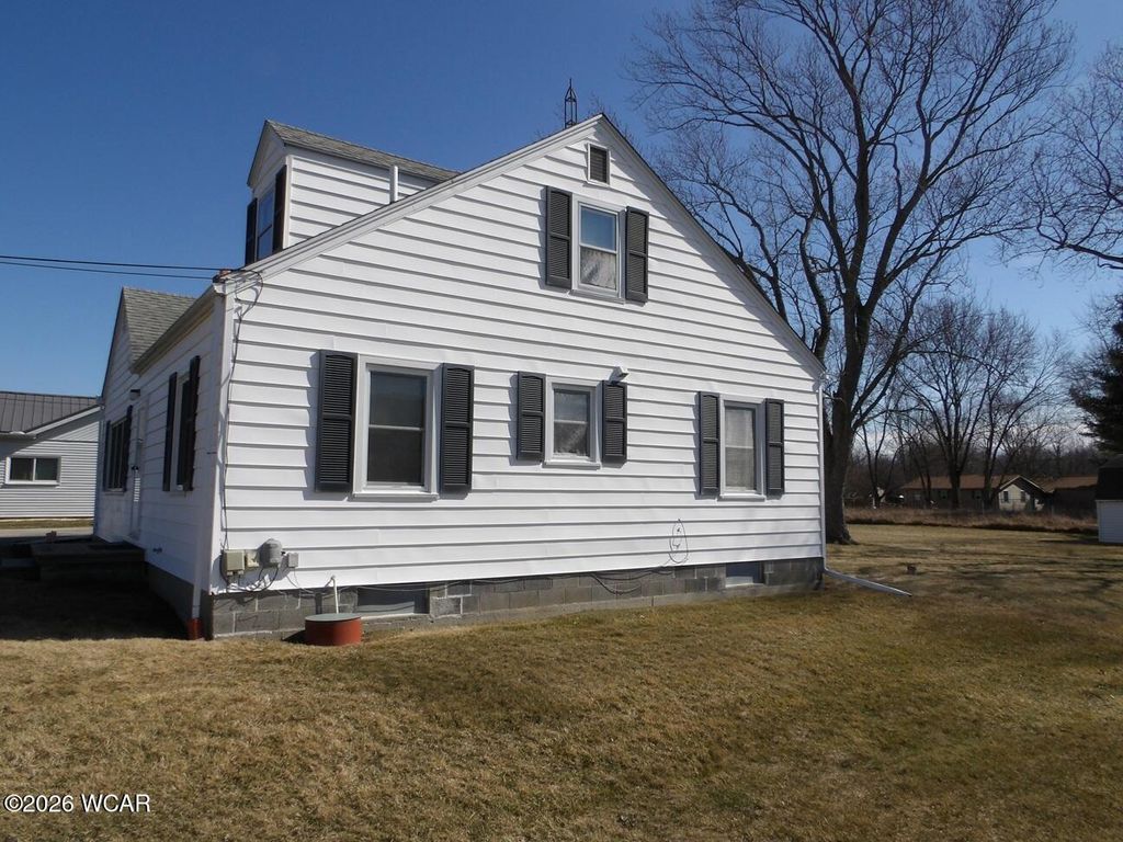 Photo of 535 W Bluelick Road, Lima, OH 45801 (MLS # 309575)