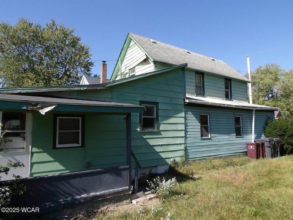 Photo of 1224 E Market Street, Lima, OH 45804 (MLS # 308813)