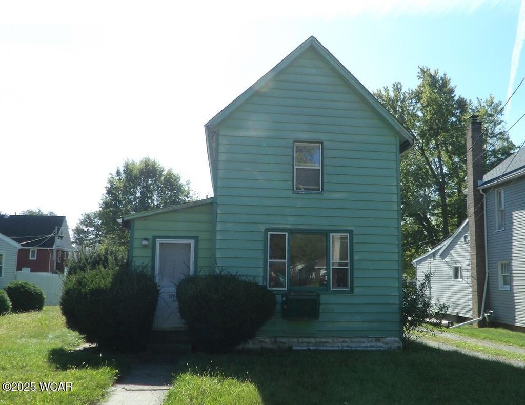 Photo of 1224 E Market Street, Lima, OH 45804 (MLS # 308813)