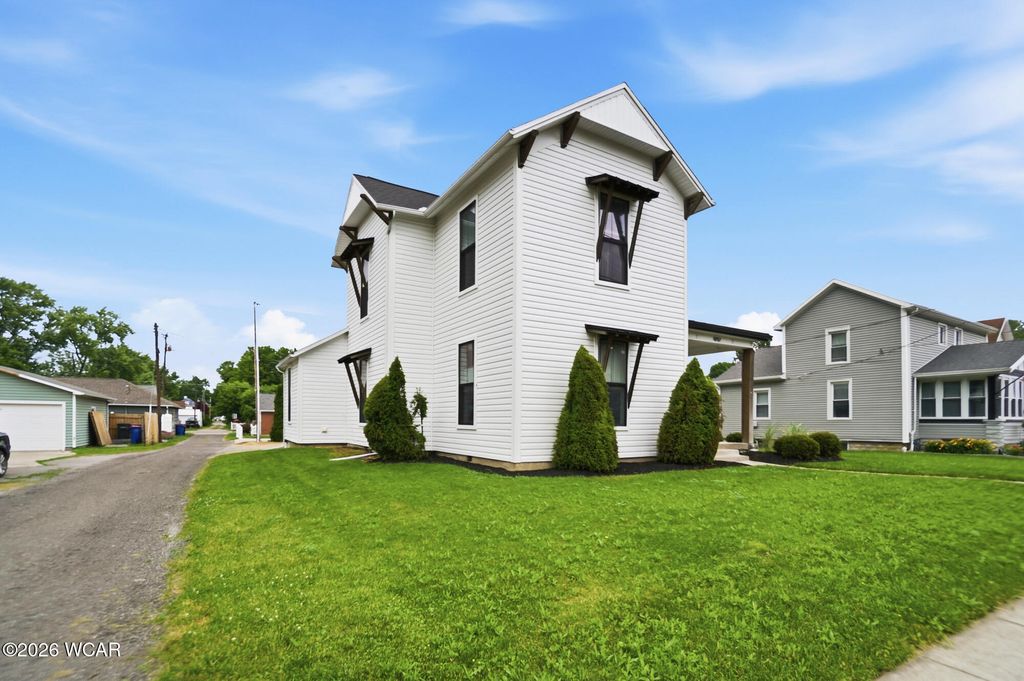 Photo of 414 W 3rd Street, Delphos, OH 45833 (MLS # 310421)
